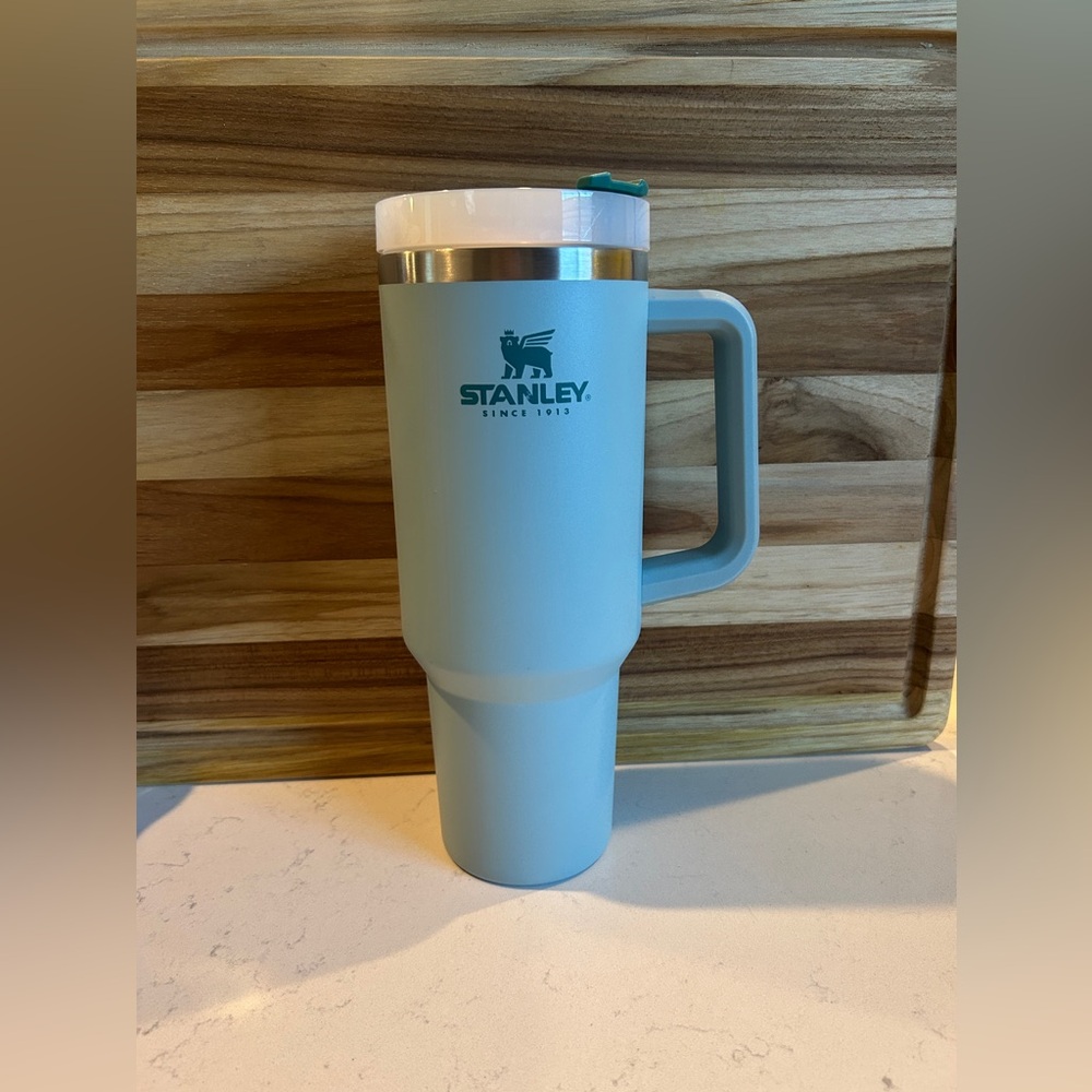 Stanley 40oz Quencher - Sea Foam - Gently Used